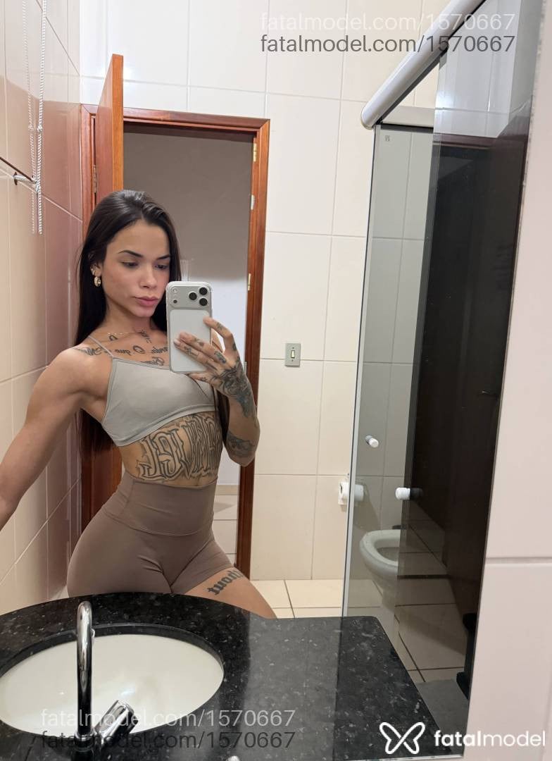 Acompanhante mulher com cabelo castanho de olhos castanhos em Mogi Guaçu - Débora