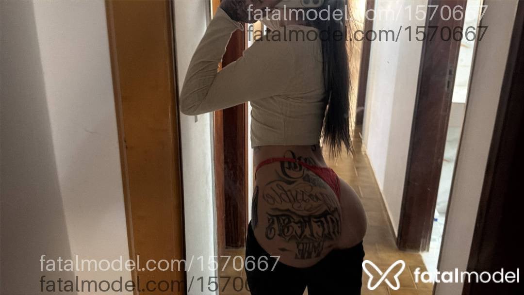 Acompanhante mulher com cabelo castanho de olhos castanhos - Débora