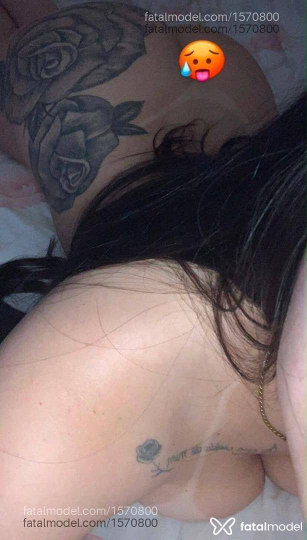 Acompanhante mulher com cabelo castanho de olhos castanhos - Agata Oliveira