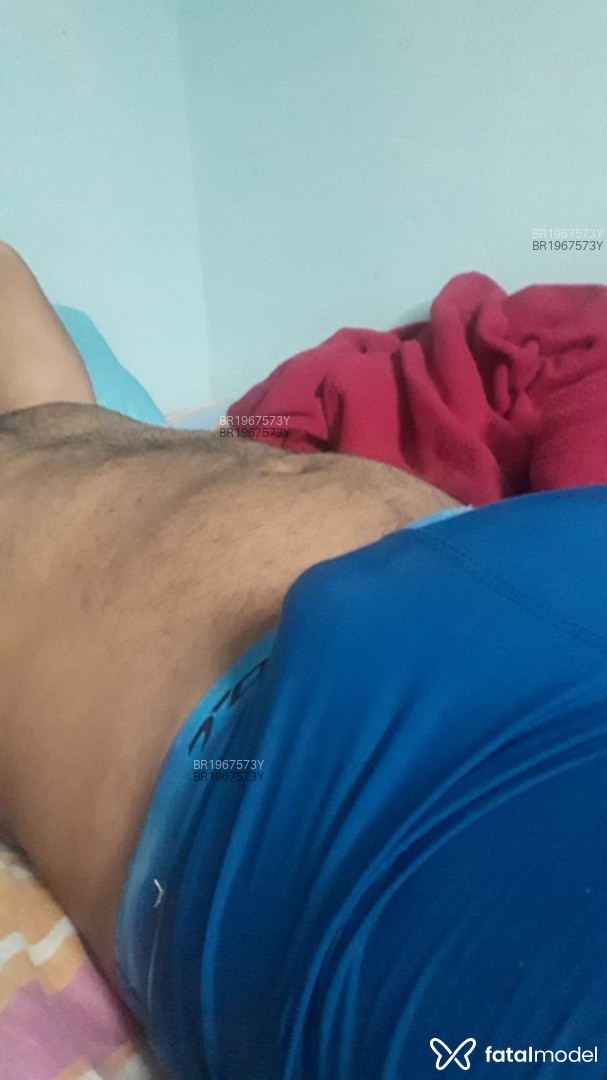 Acompanhante homem morena (o) de olhos pretos em São José - Bruno