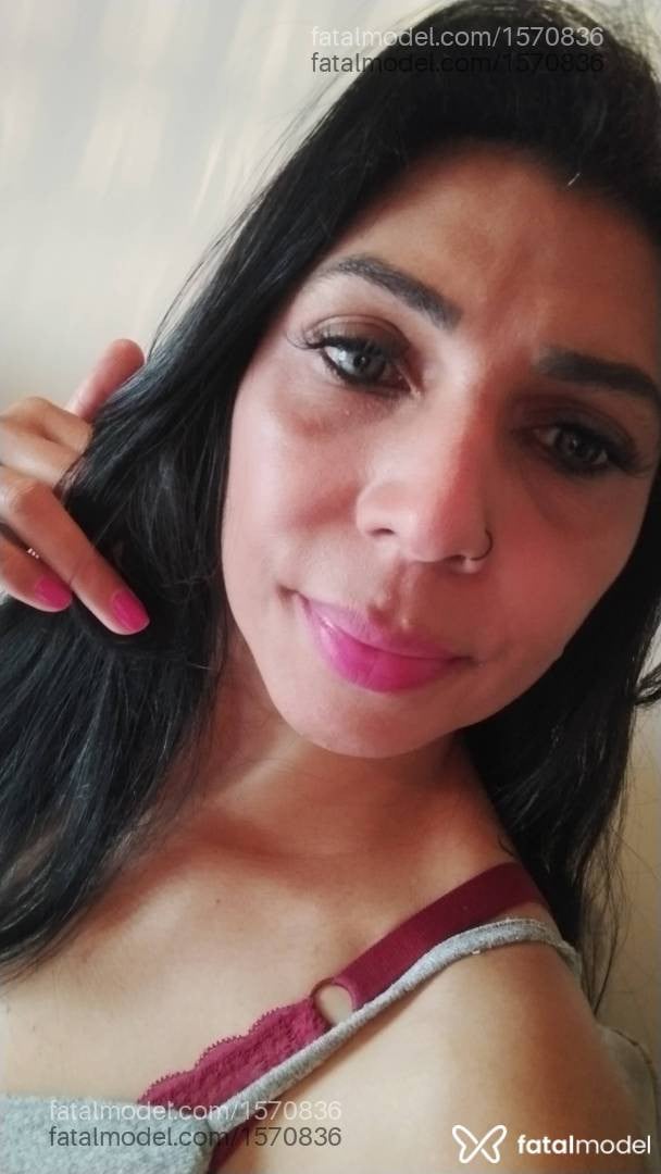 Acompanhante mulher com cabelo castanho de olhos castanhos - Fernanda Morena