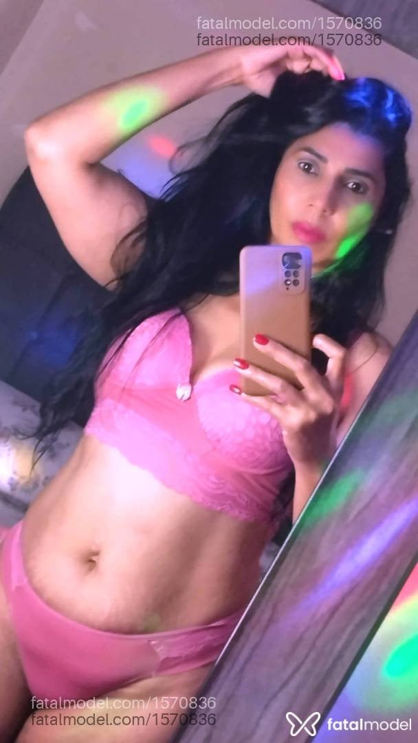 Acompanhante mulher com cabelo castanho de olhos castanhos - Fernanda Morena