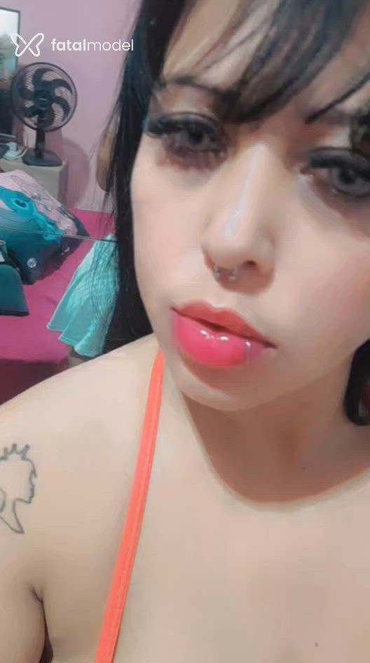 Acompanhante mulher morena (o) de olhos verdes em Itajubá Acompanhante mulher morena (o) de olhos verdes em Itajubá - Luana Moranquinho