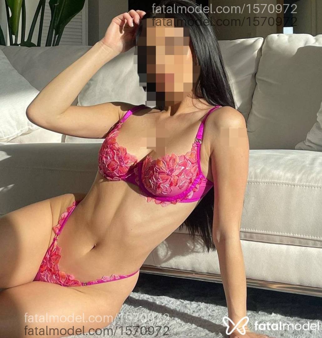Acompanhante mulher com cabelo castanho de olhos castanhos - Andressa