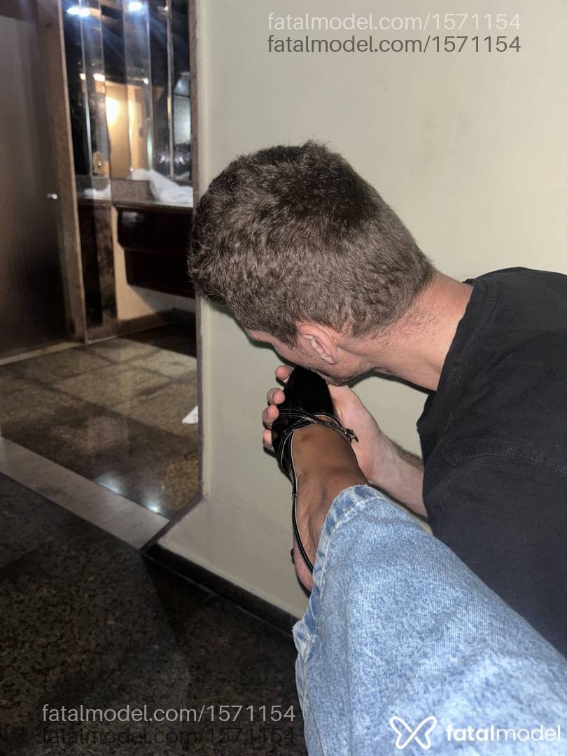 Acompanhante mulher com cabelo castanho de olhos pretos - Bruna