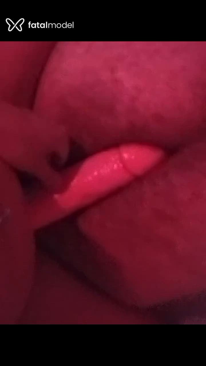 Acompanhante mulher morena (o) de olhos pretos - Karina