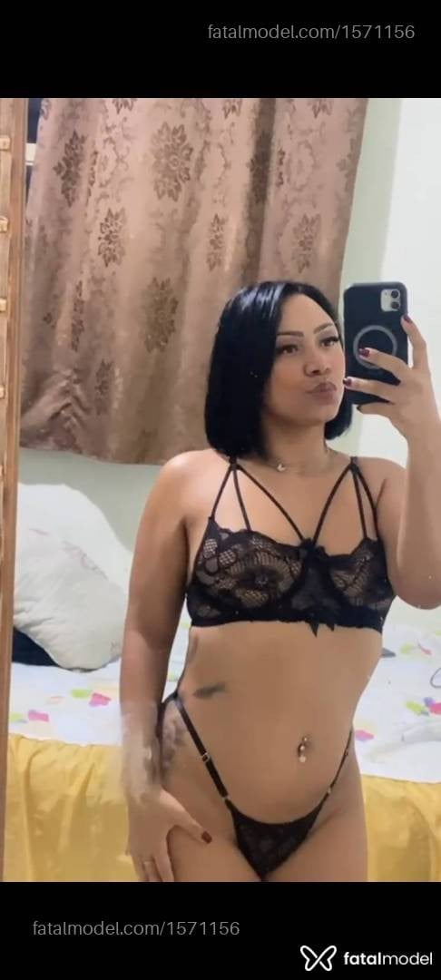 Acompanhante mulher morena (o) de olhos pretos - Karina