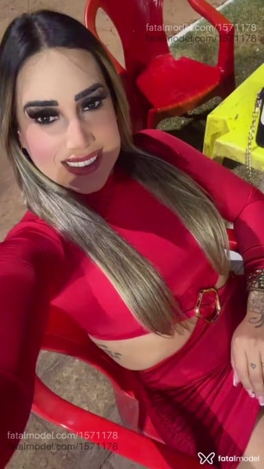 Acompanhante homem trans loira (o) de olhos pretos em Britânia - Thaylla eloiza
