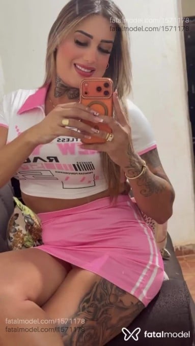 Acompanhante homem trans loira (o) de olhos pretos em Britânia - Thaylla eloiza