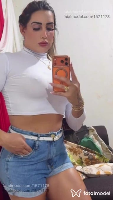 Acompanhante homem trans loira (o) de olhos pretos em Britânia - Thaylla eloiza