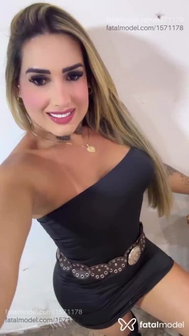 Acompanhante homem trans loira (o) de olhos pretos em Britânia - Thaylla eloiza