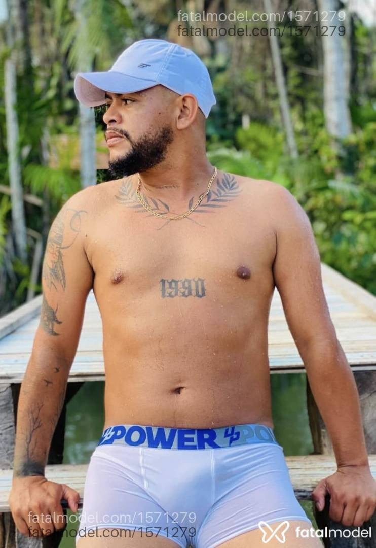 Acompanhante homem morena (o) de olhos castanhos - Romário