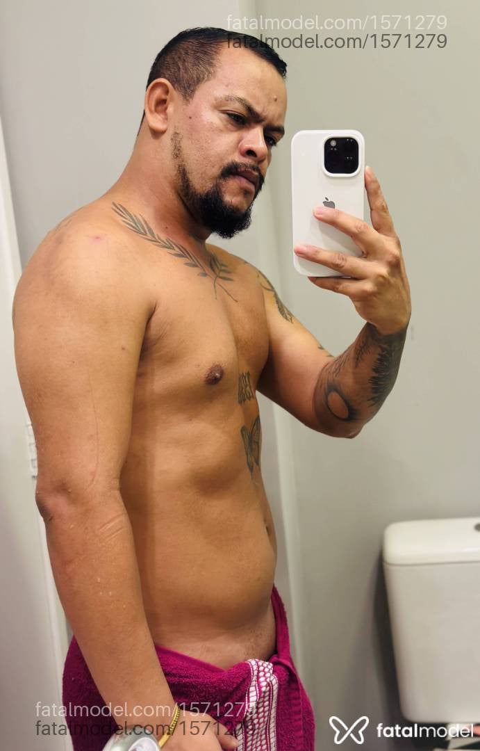 Acompanhante homem morena (o) de olhos castanhos - Romário