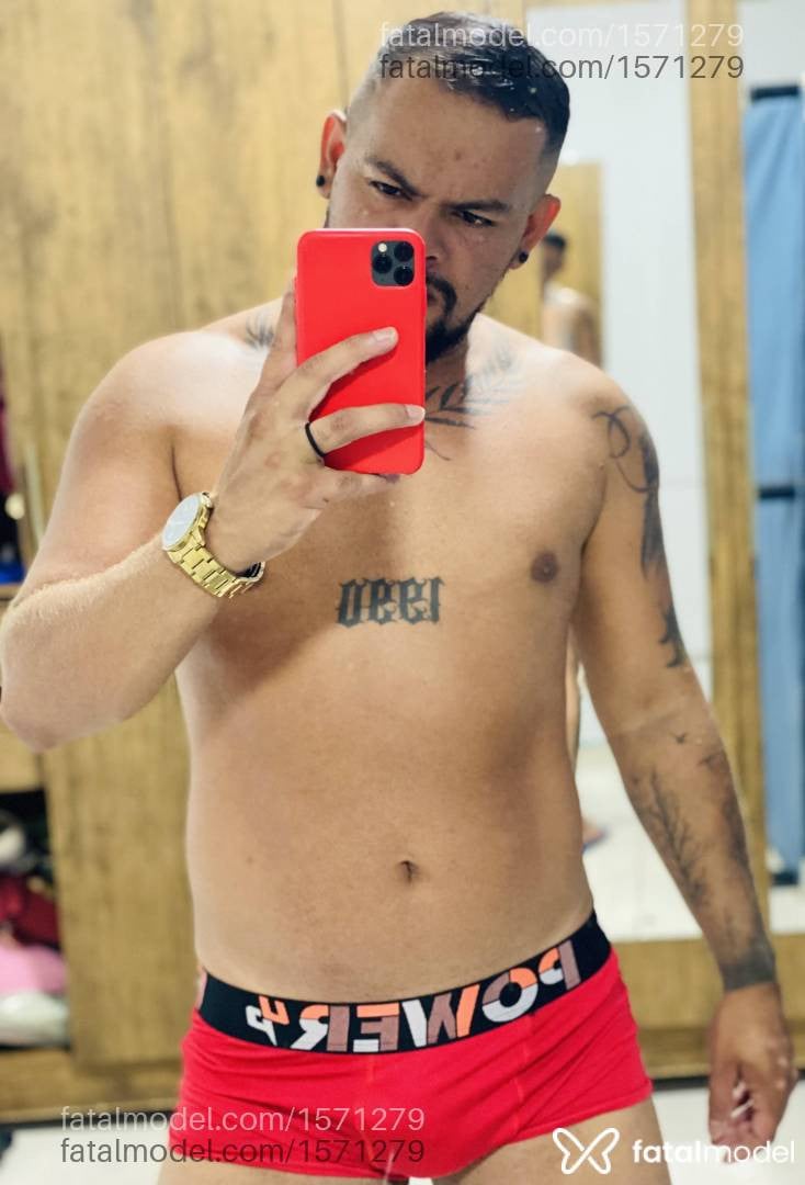 Acompanhante homem morena (o) de olhos castanhos - Romário