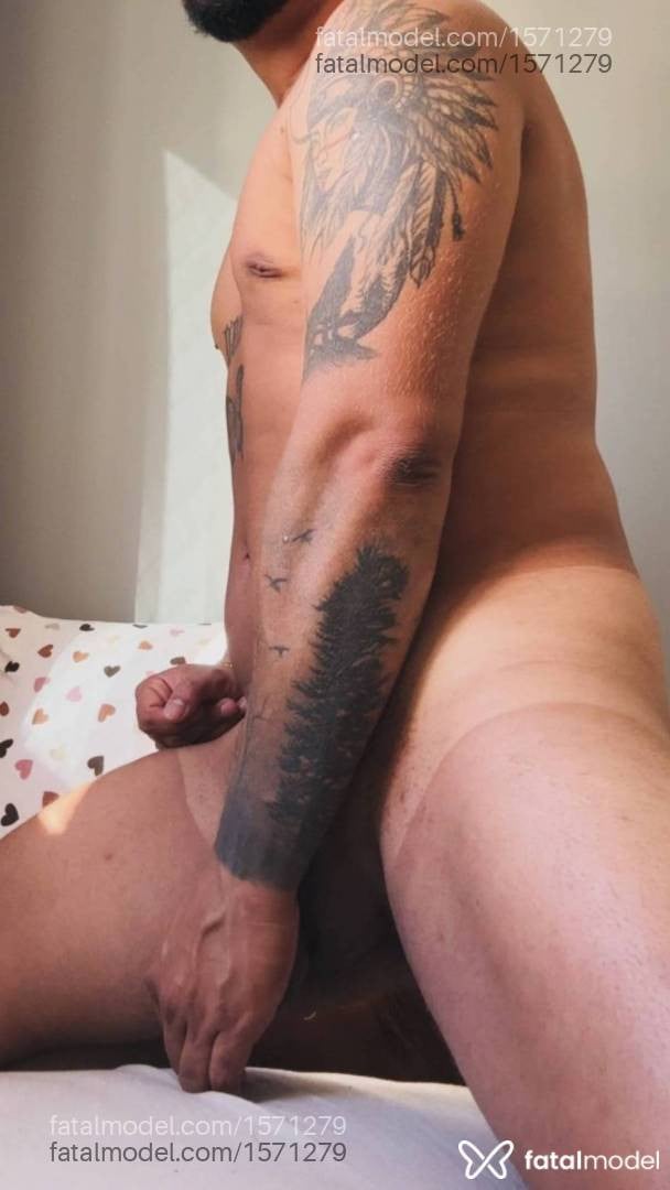 Acompanhante homem morena (o) de olhos castanhos - Romário