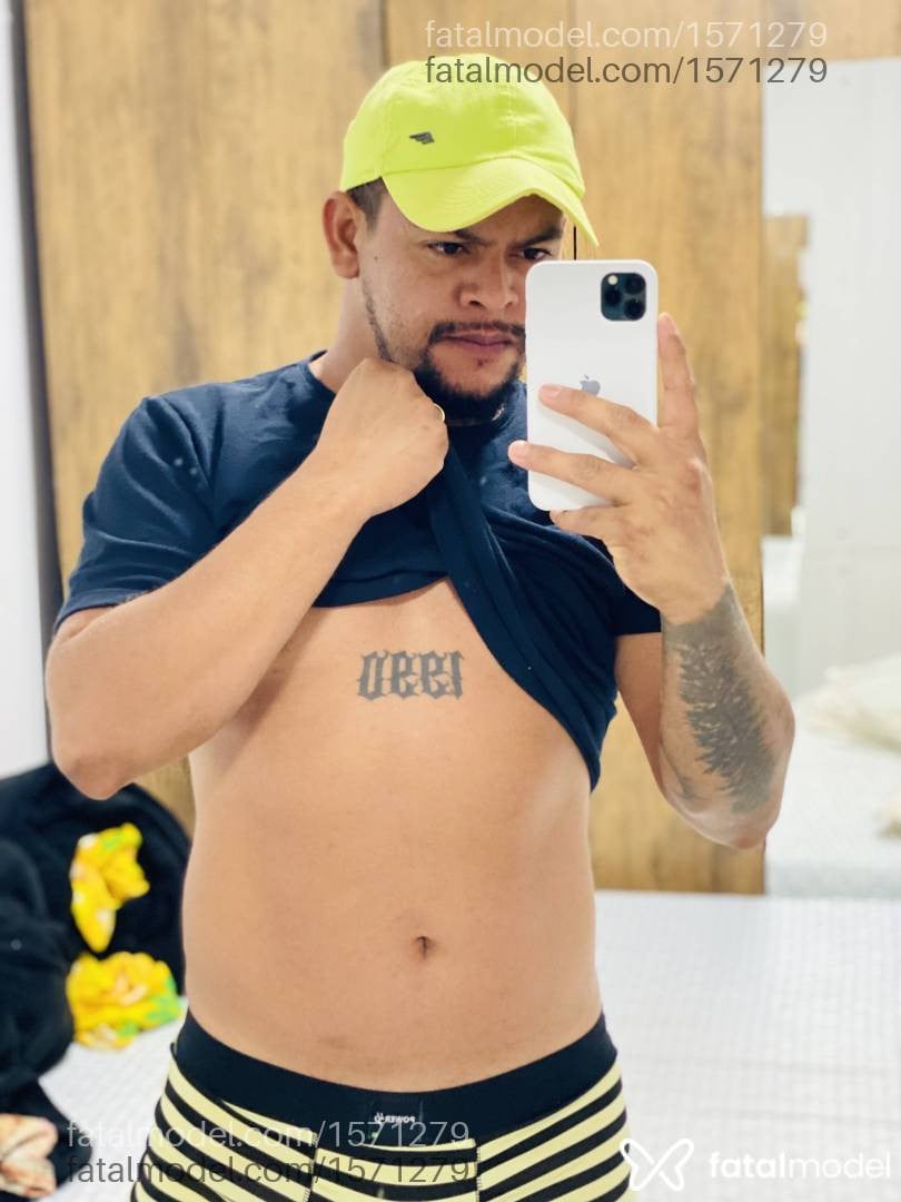 Acompanhante homem morena (o) de olhos castanhos - Romário