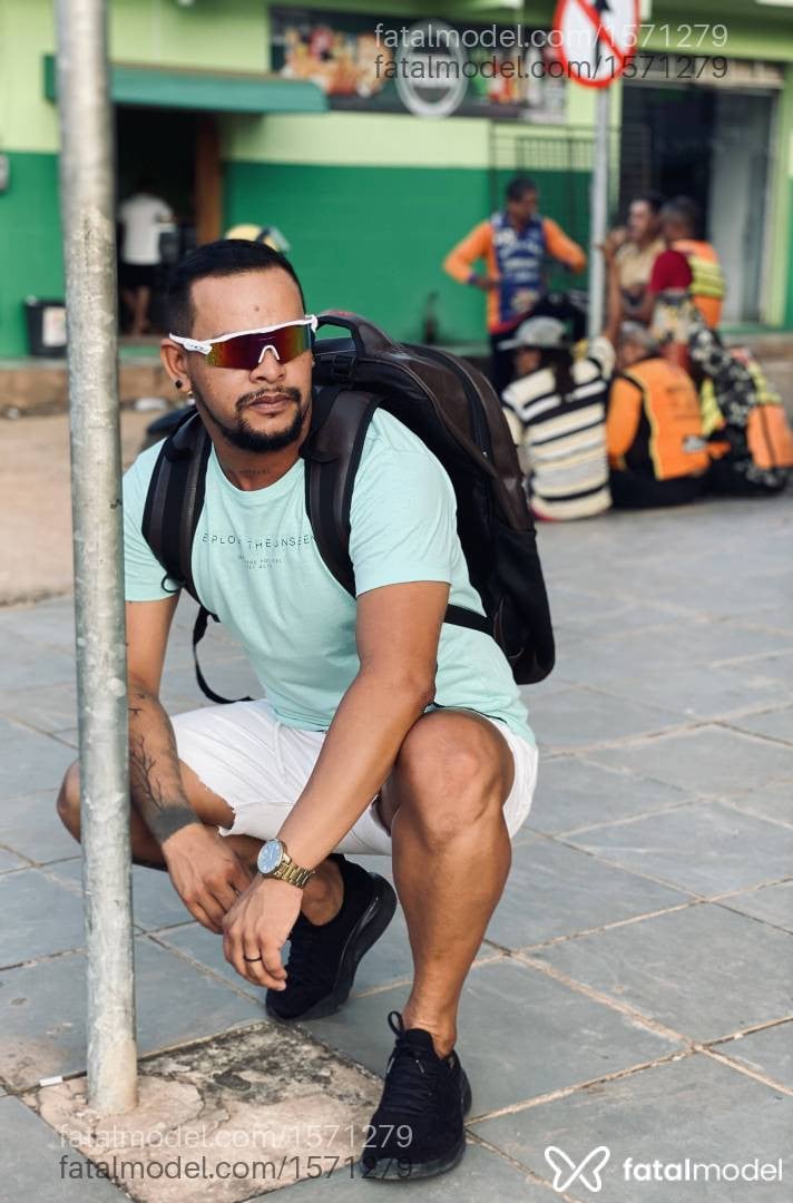 Acompanhante homem morena (o) de olhos castanhos - Romário