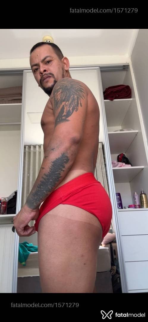 Acompanhante homem morena (o) de olhos castanhos - Romário