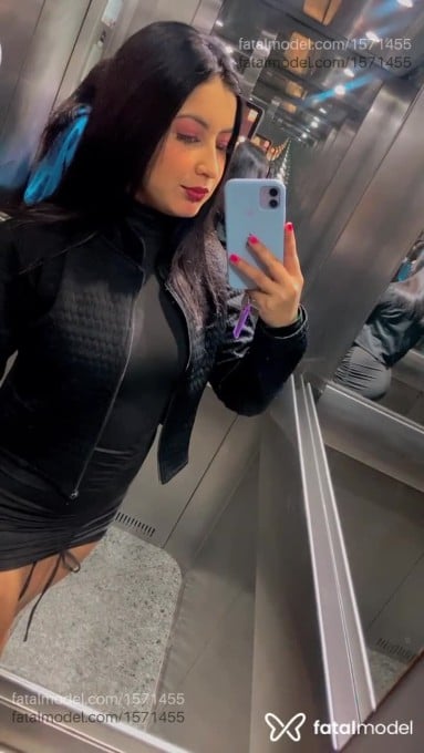 Acompanhante mulher morena (o) de olhos pretos - Lorena Acompanhante mulher morena (o) de olhos pretos - Lorena