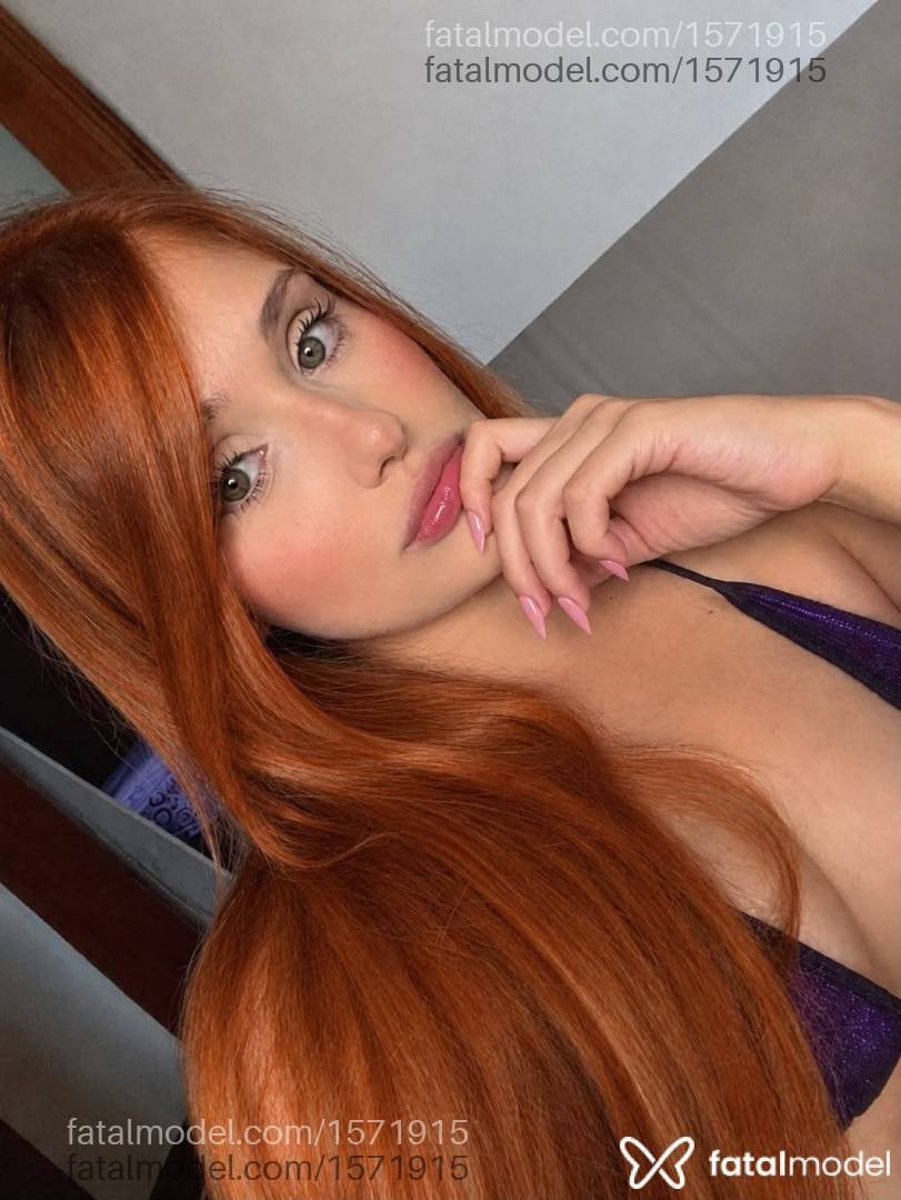 Acompanhante mulher loira (o) de olhos verdes - Yasmin Deen