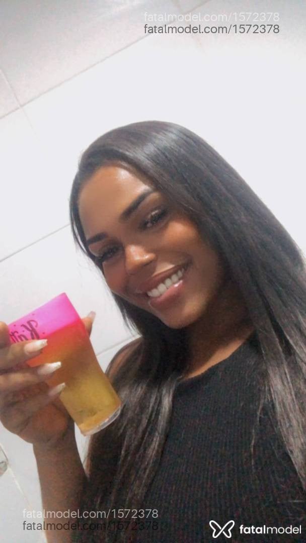 Acompanhante mulher com cabelo castanho de olhos castanhos - Isa Pacheco