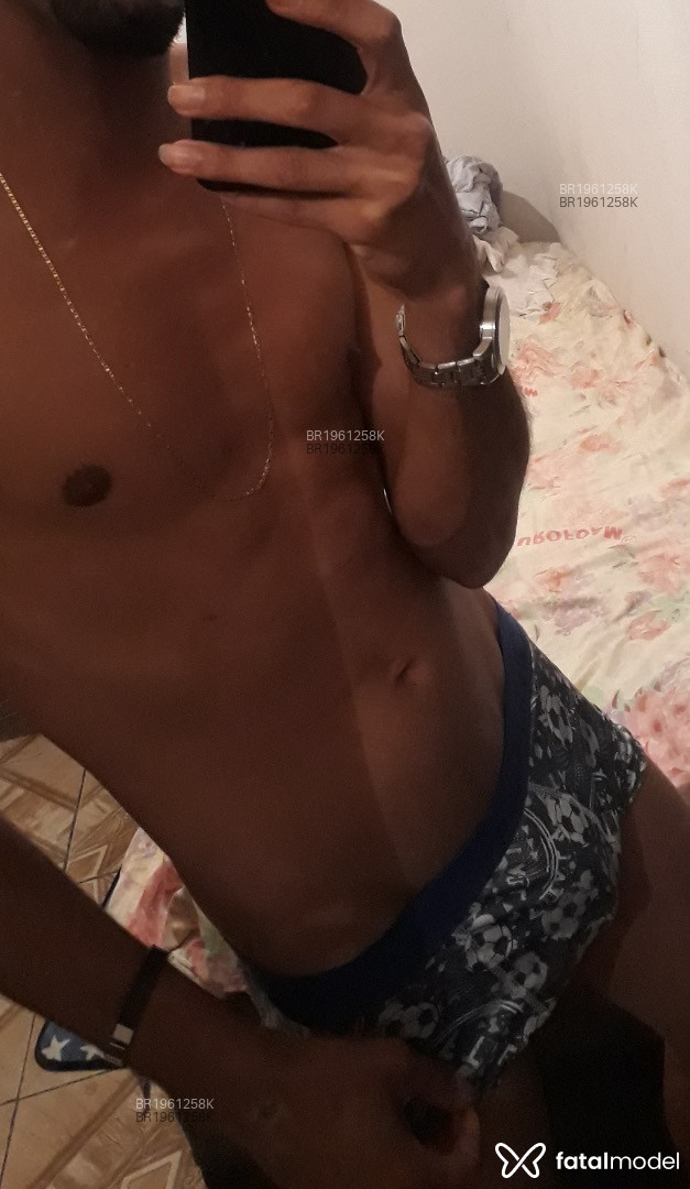Acompanhante homem morena (o) de olhos pretos em Virtual - Gusto