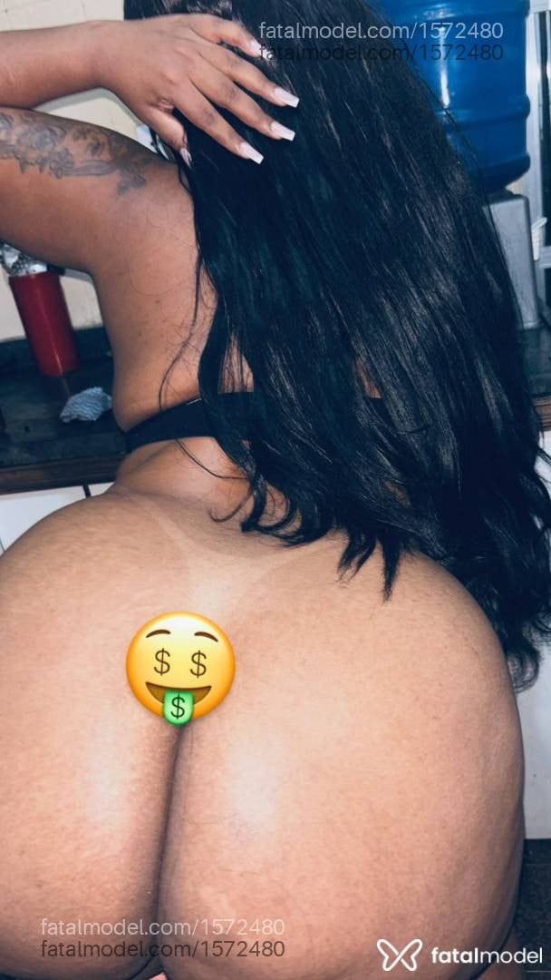 Acompanhante mulher morena (o) de olhos pretos - Rayssa salles