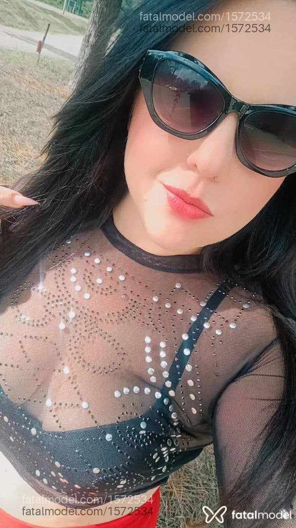 Acompanhante mulher morena (o) de olhos verdes - Karol Mello Acompanhante mulher morena (o) de olhos verdes - Karol Mello