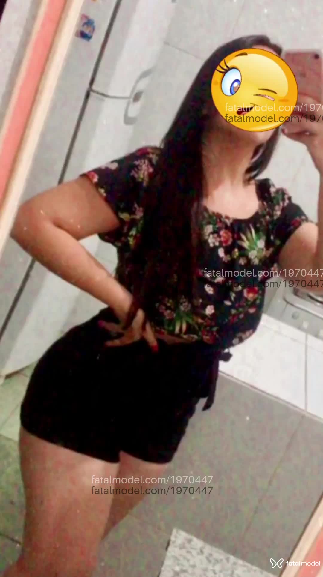 Acompanhante mulher com cabelo castanho de olhos castanhos em Virtual - Suellen