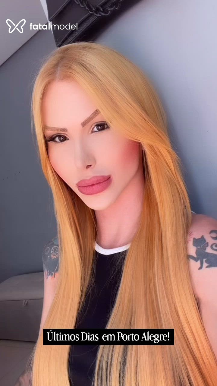 Acompanhante mulher trans loira (o) de olhos castanhos - DaphinyBranquinha