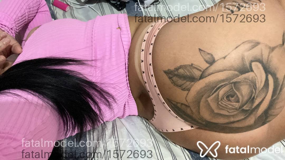 Acompanhante mulher com cabelo castanho de olhos castanhos em Caxias do Sul Acompanhante mulher com cabelo castanho de olhos castanhos em Caxias do Sul - Yasmin