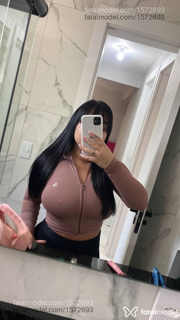 Acompanhante mulher com cabelo castanho de olhos castanhos - Yasmin