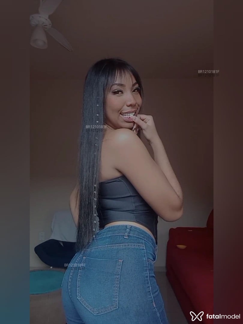 Acompanhante mulher com cabelo castanho de olhos castanhos em Botucatu - Julia Indinha