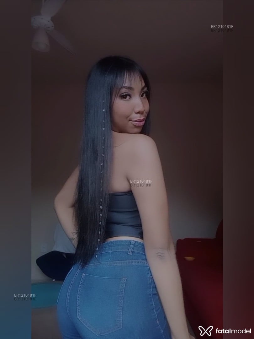 Acompanhante mulher com cabelo castanho de olhos castanhos em Botucatu - Julia Indinha