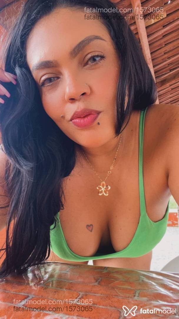 Acompanhante mulher morena (o) de olhos castanhos - Jéssica Acompanhante mulher morena (o) de olhos castanhos - Jéssica