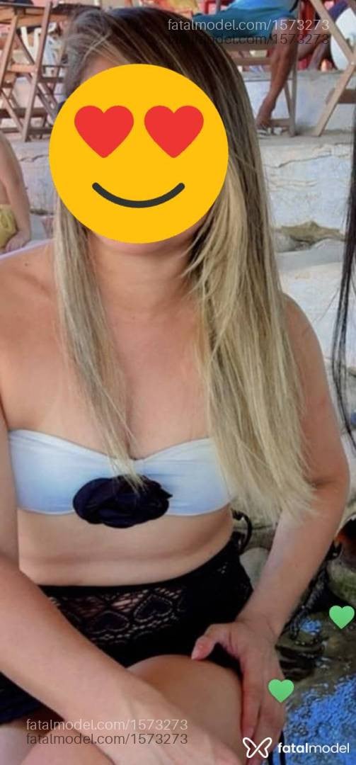 Acompanhante mulher loira (o) de olhos mel - Giovanna Mello