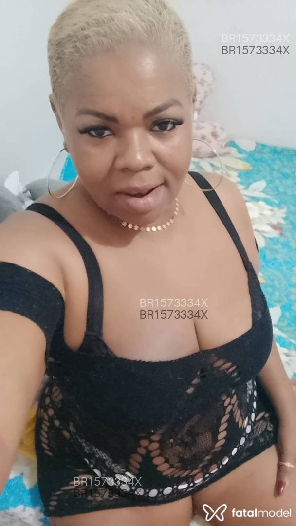 Acompanhante mulher com cabelo castanho de olhos mel em Marília - Drika