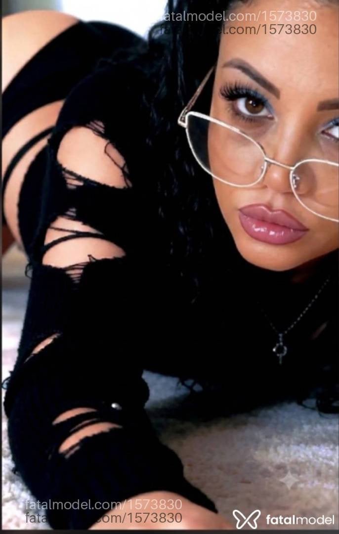 Acompanhante mulher morena (o) de olhos mel - marquely oliveira