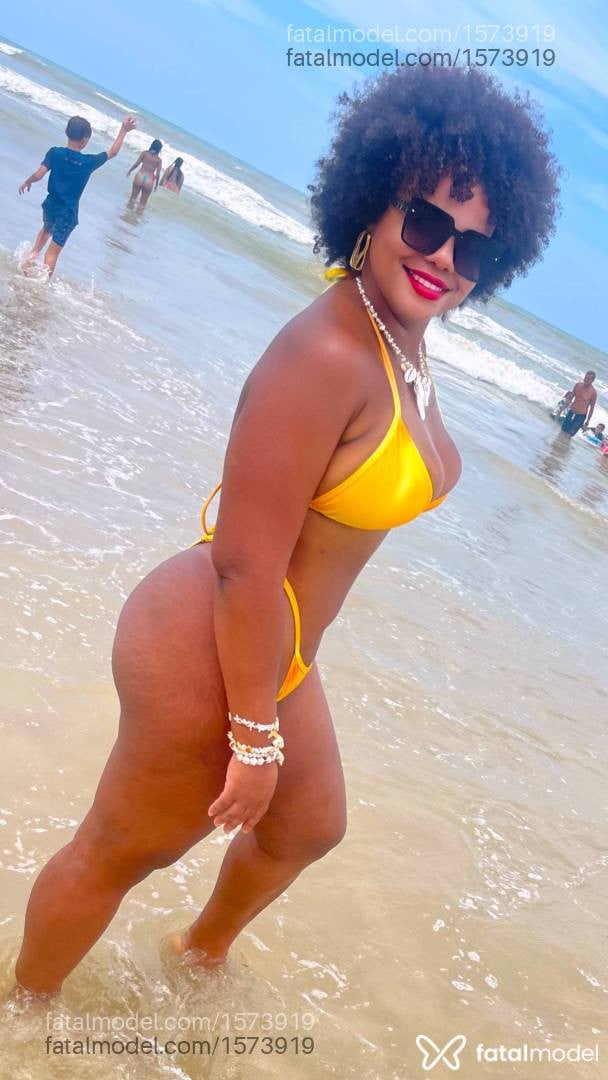 Acompanhante mulher com cabelo castanho de olhos castanhos - Gabriela
