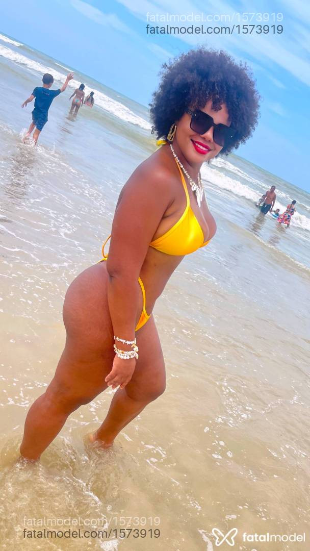 Acompanhante mulher com cabelo castanho de olhos castanhos em Bragança Paulista Acompanhante mulher com cabelo castanho de olhos castanhos em Bragança Paulista - Júlia