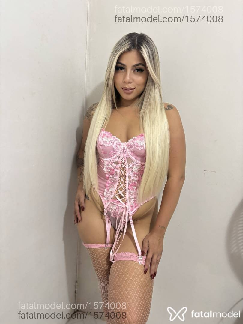 Acompanhante mulher loira (o) de olhos castanhos - Lua Silva