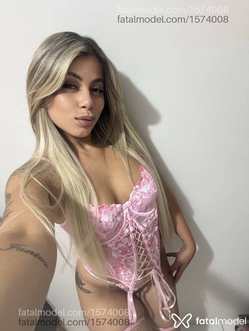Acompanhante mulher loira (o) de olhos castanhos - Lua Silva