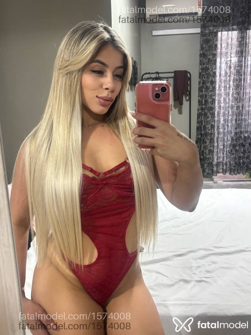 Acompanhante mulher loira (o) de olhos castanhos - Lua Silva