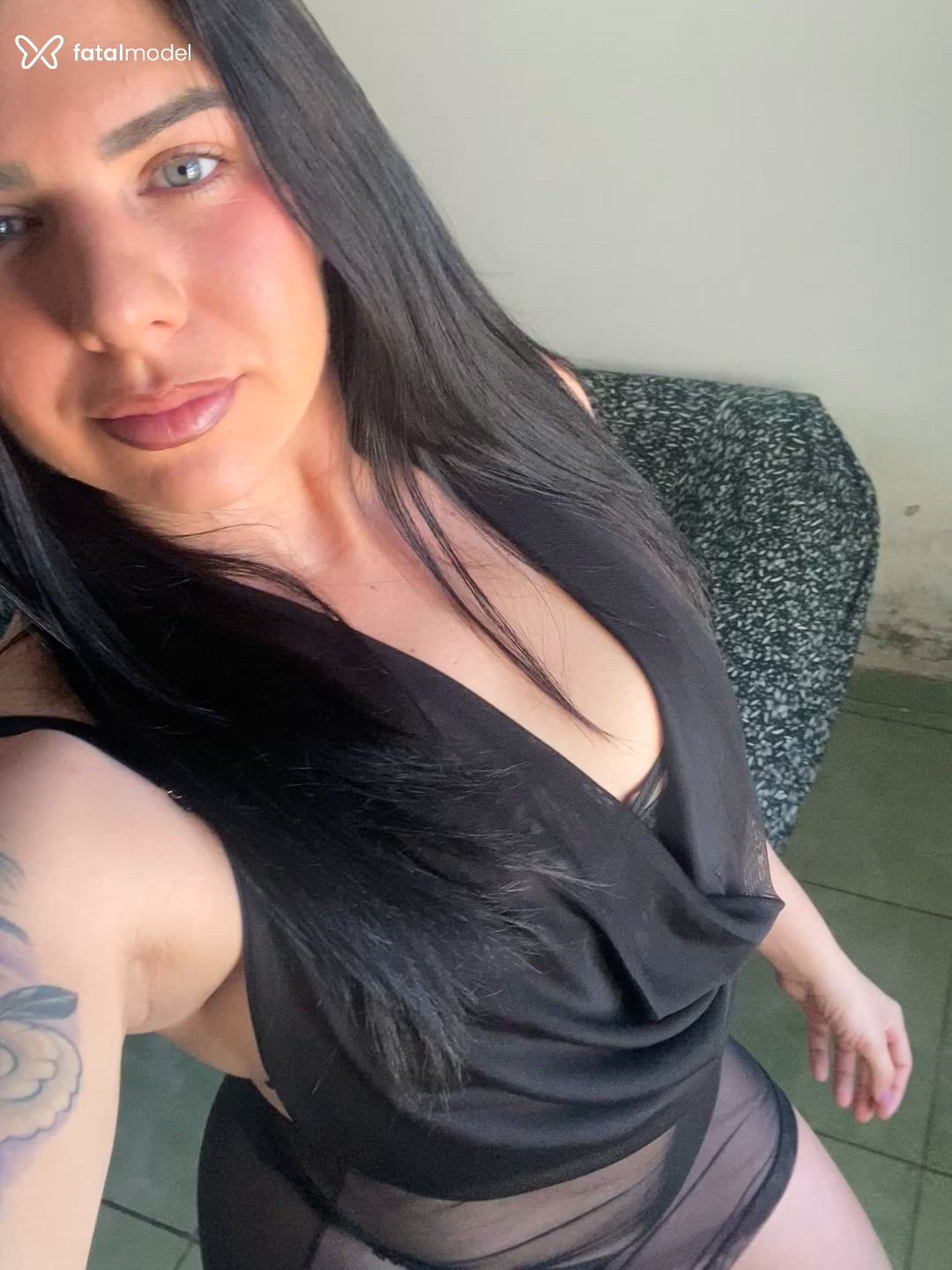 Acompanhante mulher com cabelo castanho de olhos verdes - Bruna