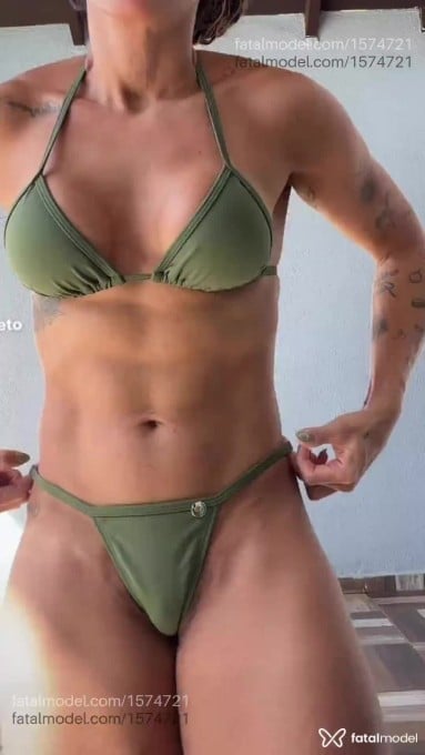 Acompanhante mulher com cabelo castanho de olhos mel em Jacobina - Iza