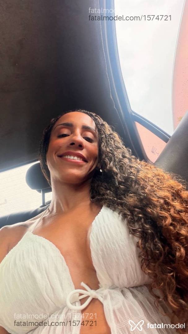 Acompanhante mulher com cabelo castanho de olhos mel em Jacobina - Iza