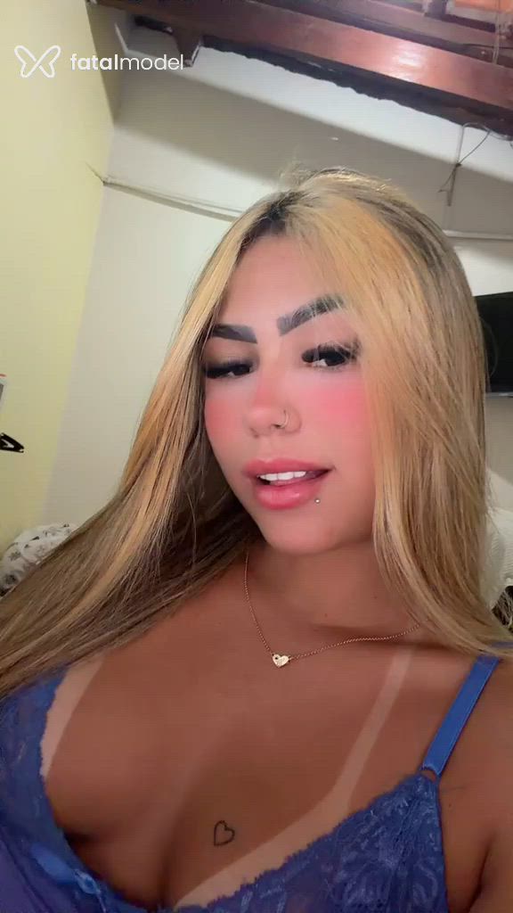 Acompanhante mulher loira (o) de olhos castanhos - Barbiee Acompanhante mulher loira (o) de olhos castanhos - Barbiee
