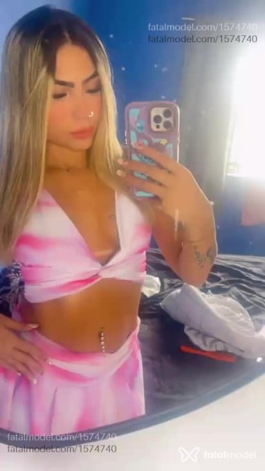 Acompanhante mulher loira (o) de olhos castanhos em Poços de Caldas - Barbiee