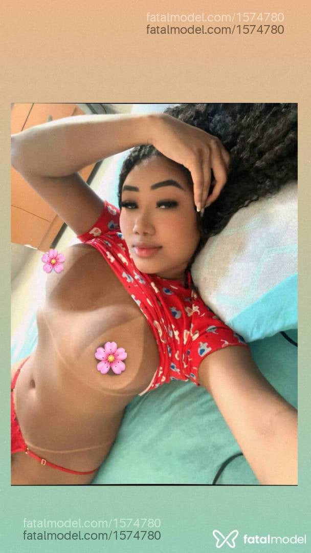 Acompanhante mulher morena (o) de olhos pretos - Larissa