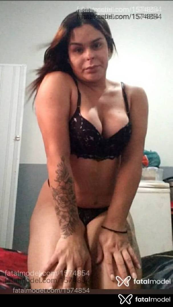 Acompanhante mulher trans loira (o) de olhos castanhos - Maria Eduarda